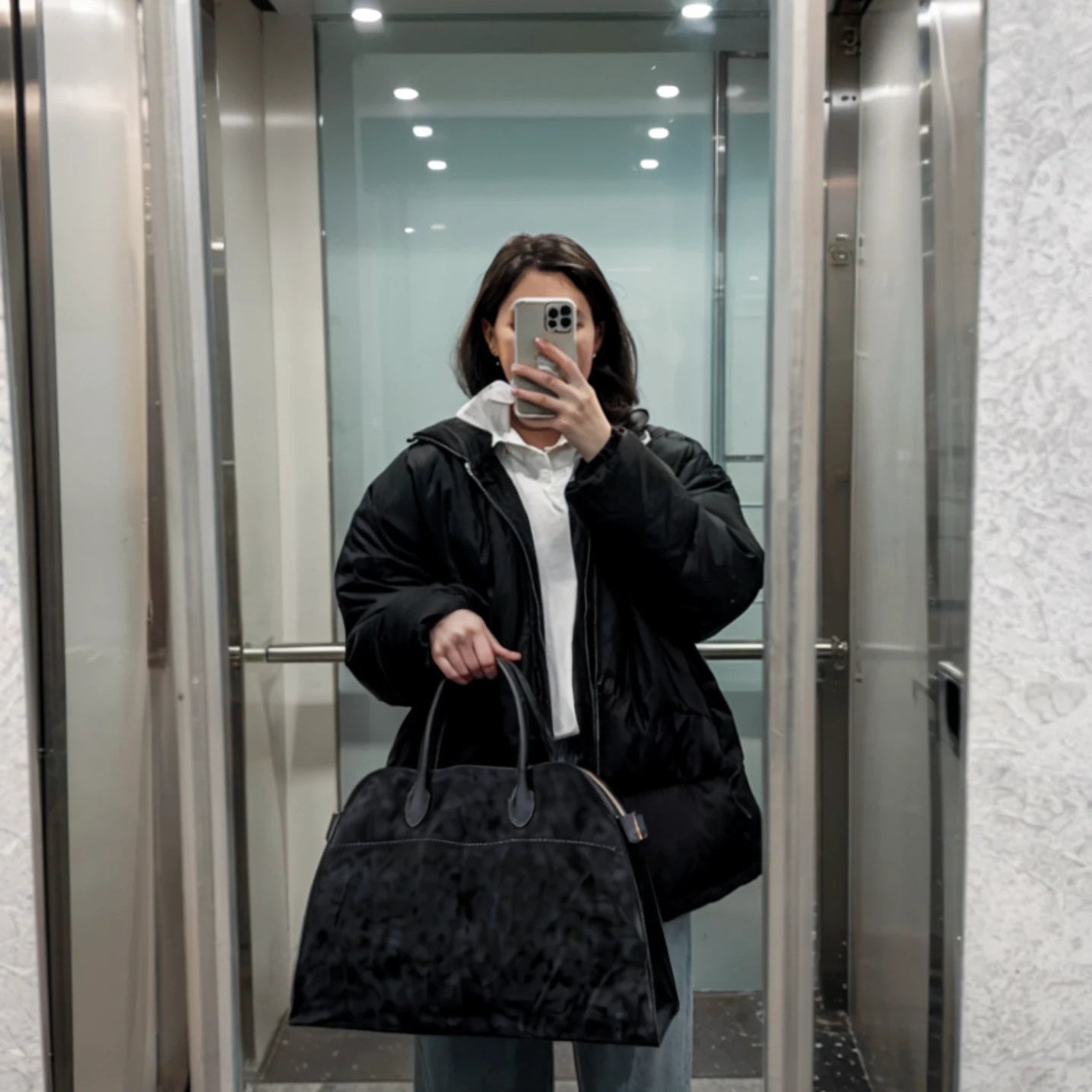 vera-marne-velluto-bag-mall-woman-fashion-old-money-cropped.webp